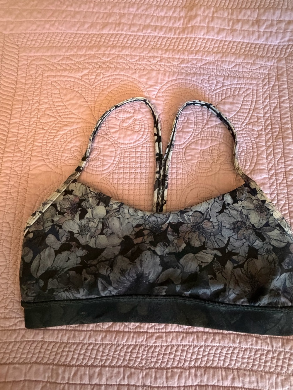 Lululemon Flow Y Bra. Size 4.